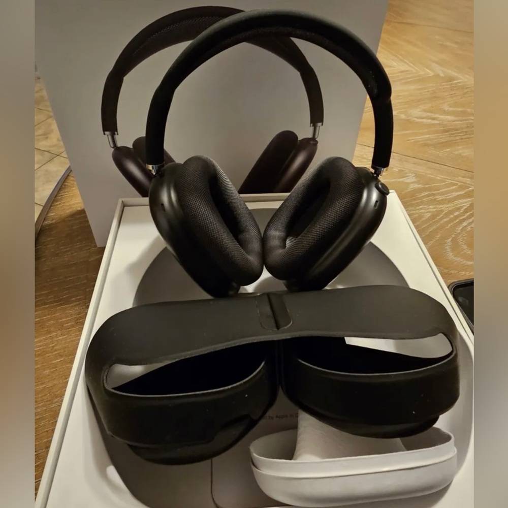 AIRPOD MAX BRANDNEW